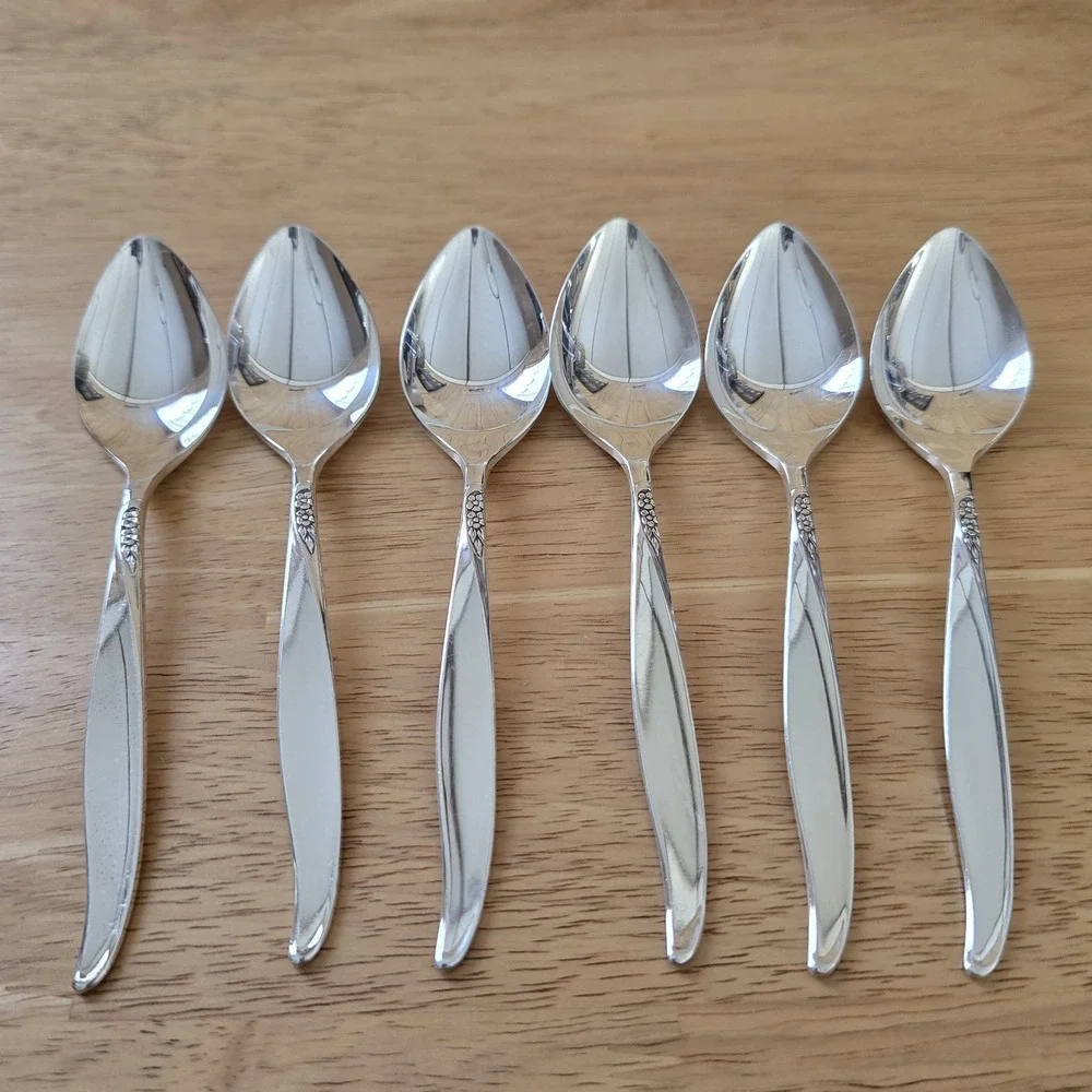 Set Of 6 Oneida Community Winsome Silverplate Teaspoons 6